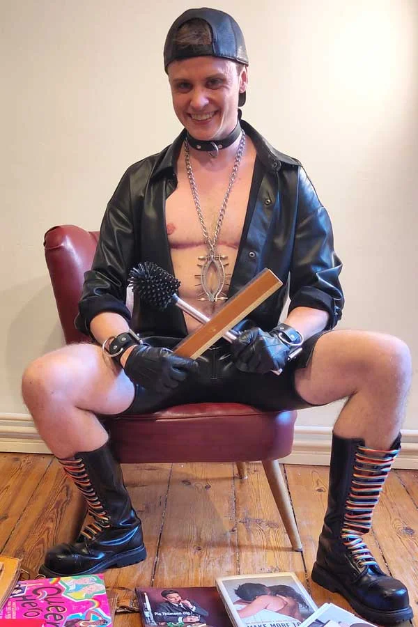 Queerin G. Katter er/ he/ him