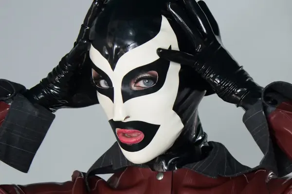 Hypnose Session und Latex Fetisch