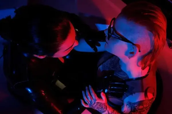 Was ist der Unterschied zwischen einer Bizarrlady und einer Domina?