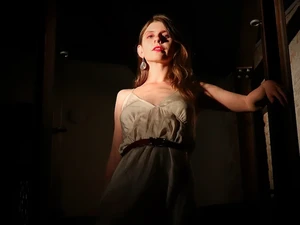 Dahlia Nyx im Stahlraum des Studio Lux Berlin