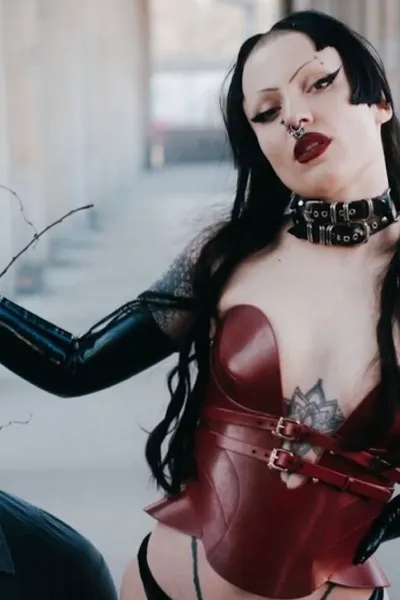 Domina Moir Div