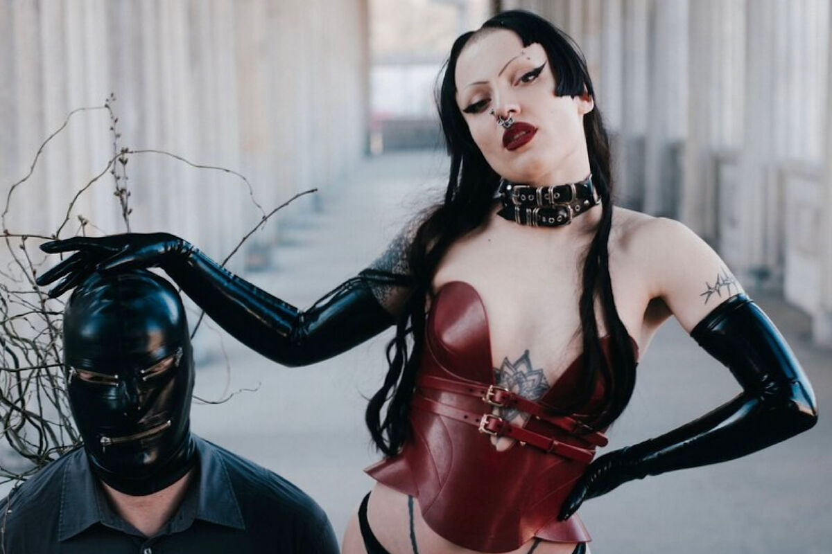 Domina Moir Div