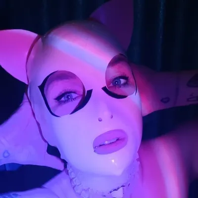 Petplay: mit Zuckerwürfel & Peitsche